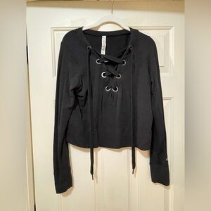 Alo top size small in black great condition
